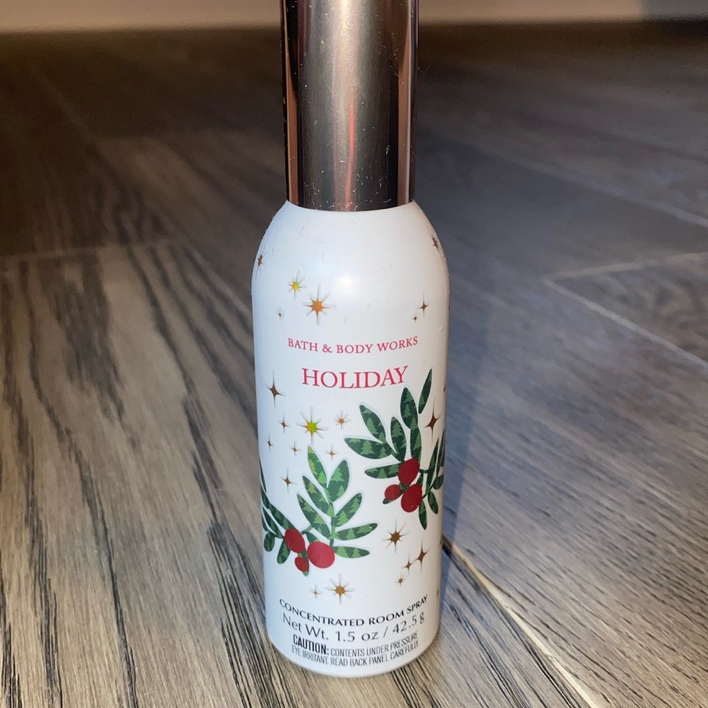 🎄Holiday Room Spray Brand New Bath & Body Works